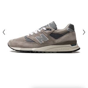 New Balance men’s size 5